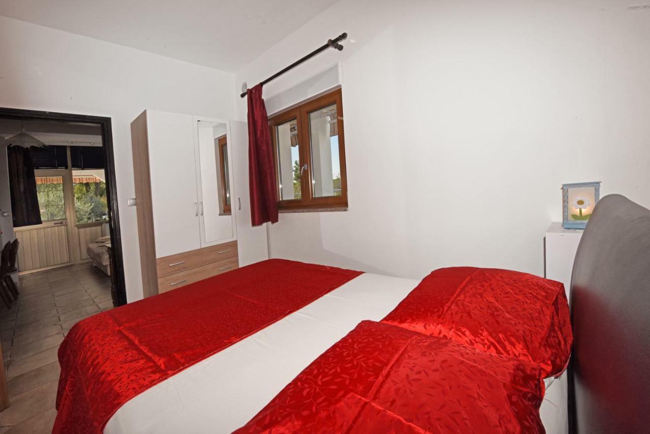 Apartments Nena Funtana Kültér fotó
