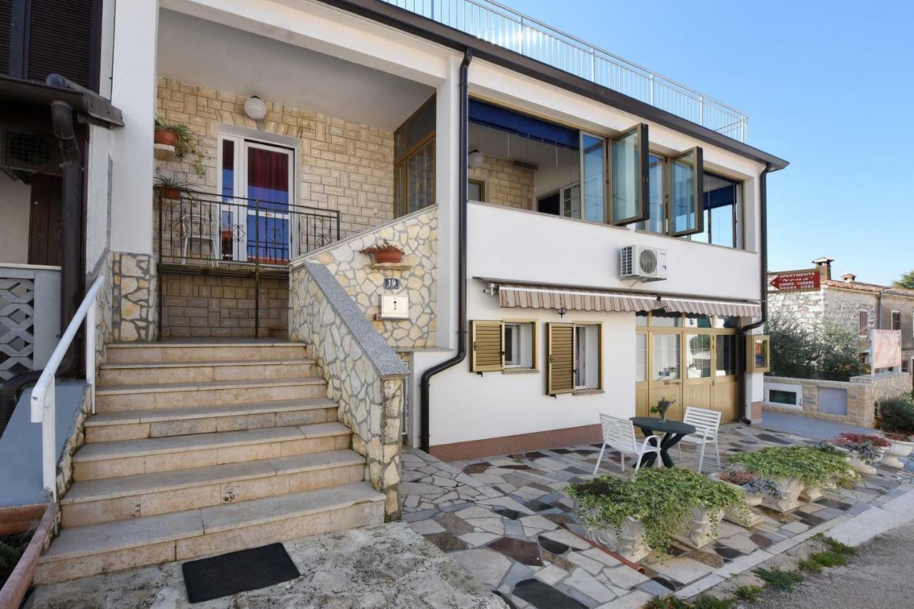 Apartments Nena Funtana Kültér fotó