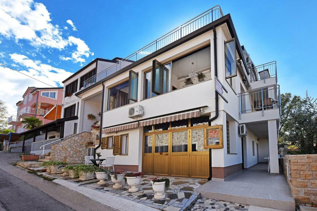 Apartments Nena Funtana Kültér fotó