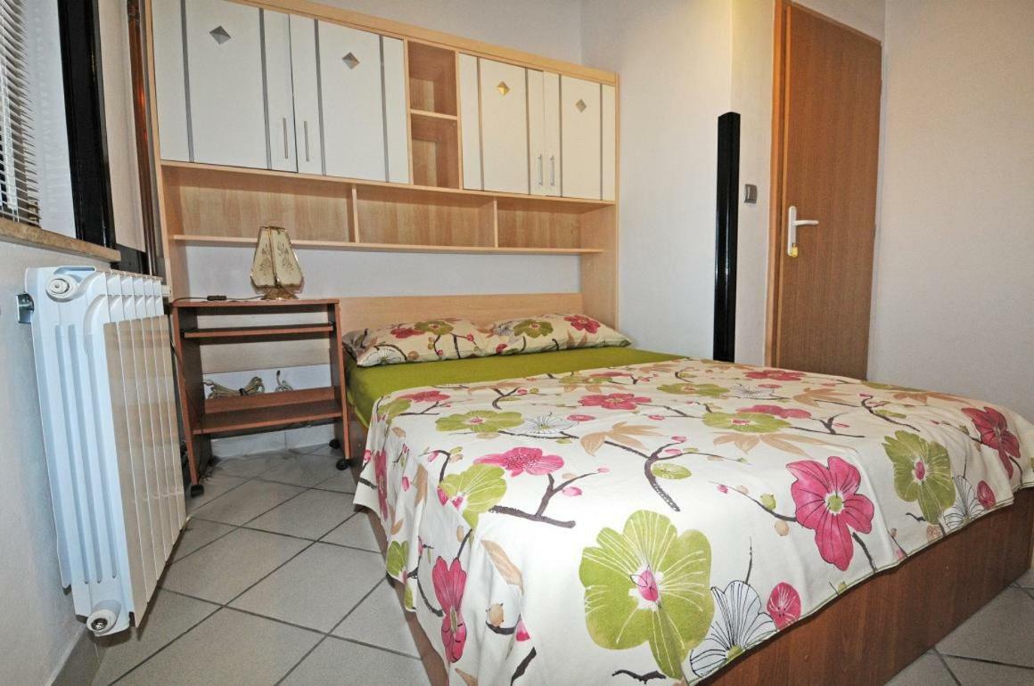 Apartments Nena Funtana Kültér fotó